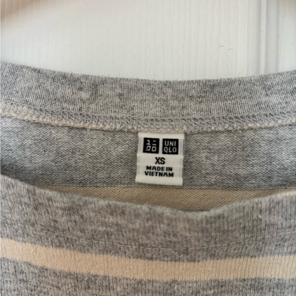UNIQLO - Gray and Cream Striped Long Sleeve Shirt - Picture 3 of 4